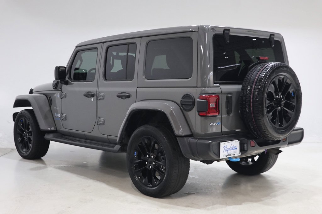 Used 2023 Jeep Wrangler Unlimited Sahara w/ Cold Weather Group AWD/4WD image 9