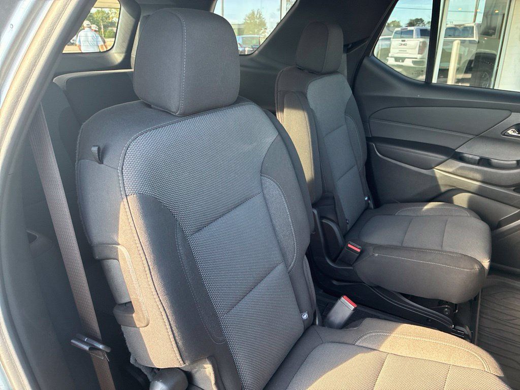 Used 2023 Chevrolet Traverse LT FWD image 26