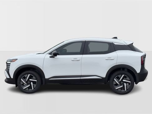 New 2026 Nissan Kicks SV image 2