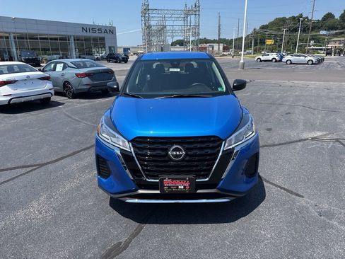 New 2025 Nissan Kicks Play S FWD image 2