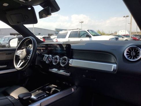 Used 2022 Mercedes-Benz GLB 250 4MATIC image 28