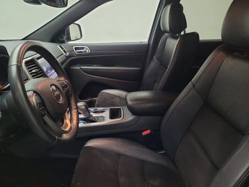 Used 2018 Jeep Grand Cherokee Altitude AWD/4WD image 17
