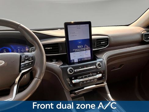 Used 2020 Ford Explorer Platinum w/ Premium Technology Package AWD/4WD image 12