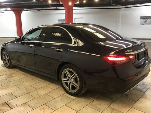 Used 2022 Mercedes-Benz E 350 4MATIC Sedan w/ AMG Line Exterior image 4