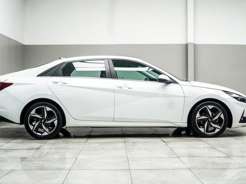 Used 2021 Hyundai Elantra Limited FWD image 6
