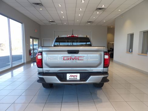 Used 2024 GMC Canyon Elevation w/ Convenience Package image 5