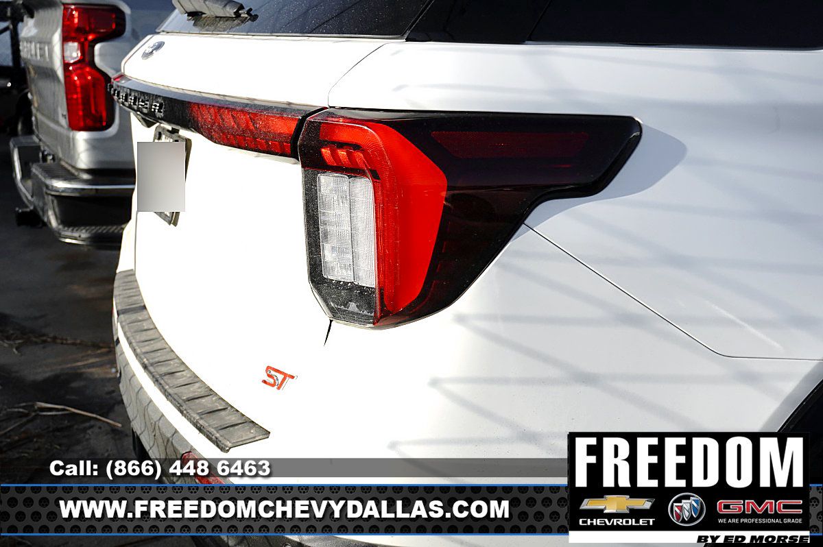 Used 2025 Ford Explorer ST AWD/4WD image 9