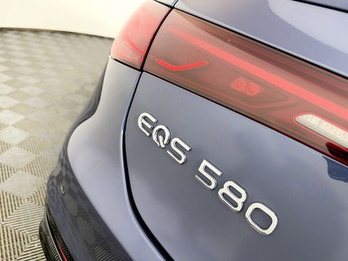 Used 2022 Mercedes-Benz EQS 580 4MATIC Sedan image 12
