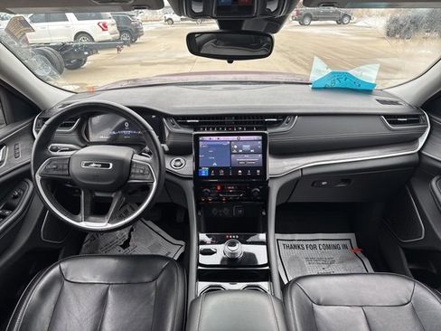 Used 2022 Jeep Grand Cherokee Limited image 25