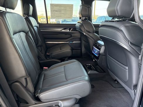 New 2026 Jeep Grand Wagoneer Summit image 26