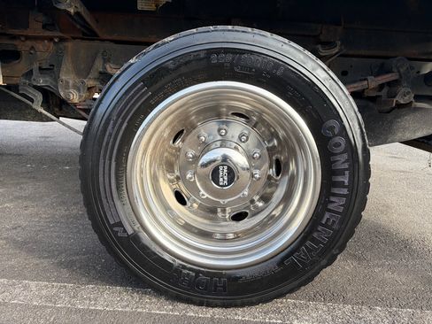 Used 2018 Ford F550 4x4 Regular Cab Super Duty image 16