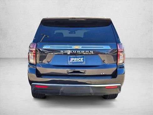 Used 2023 Chevrolet Suburban LT image 6