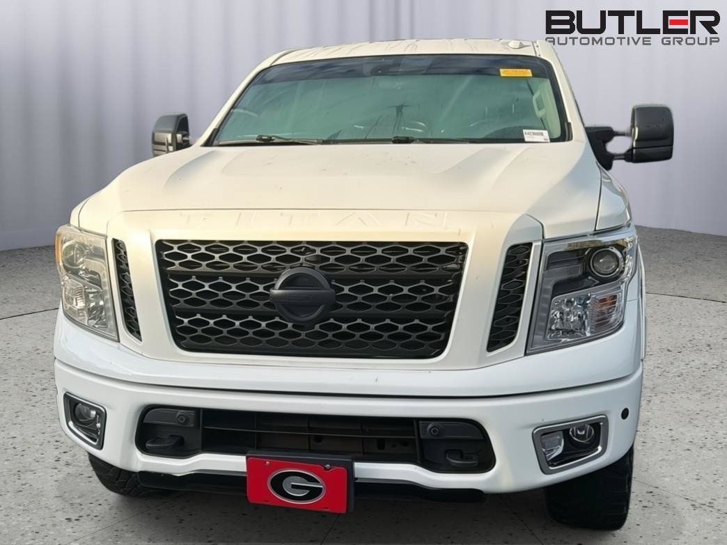 Used 2017 Nissan Titan PRO-4X AWD/4WD image 4