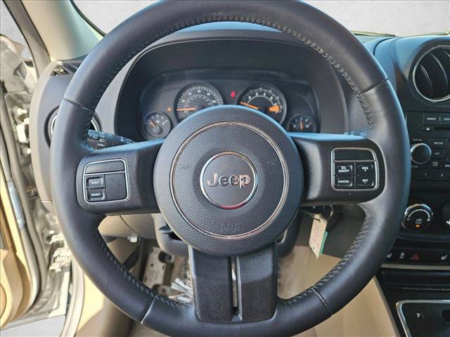 Used 2016 Jeep Patriot High Altitude FWD image 12