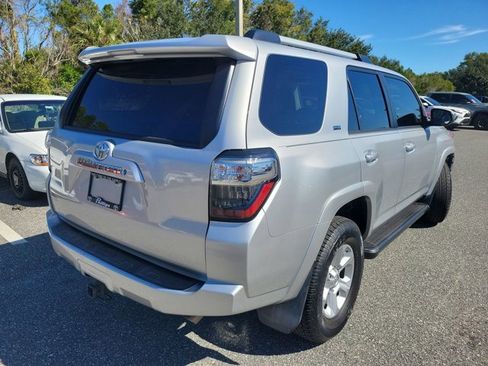 Used 2020 Toyota 4Runner SR5 image 10