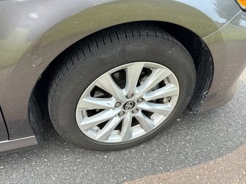 Used 2019 Toyota Camry LE w/ Carpet Mat Package FWD image 11