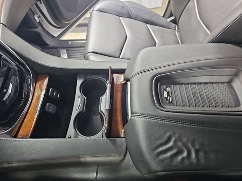 Certified 2018 Cadillac Escalade ESV Luxury AWD/4WD image 31