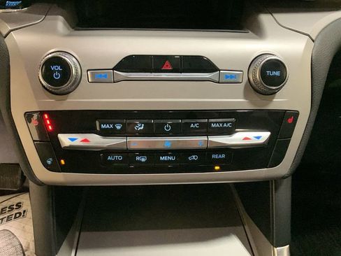 Used 2023 Ford Explorer XLT w/ Equipment Group 202A image 41