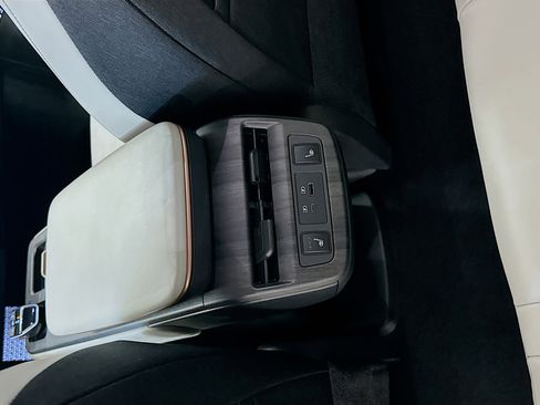 Used 2024 Nissan Ariya AWD image 27