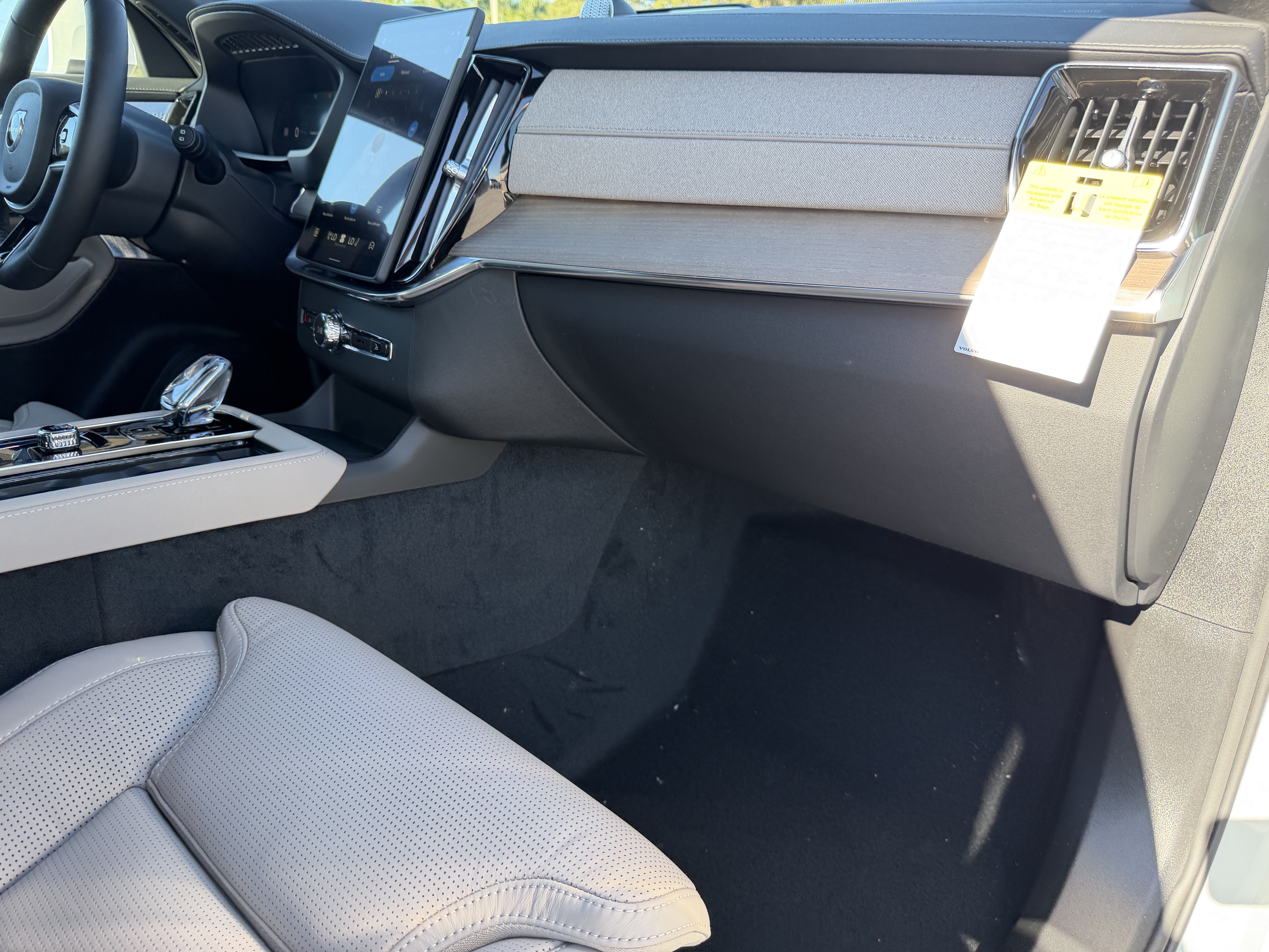 New 2026 Volvo XC90 B5 Ultra w/ Protection Package AWD/4WD image 11