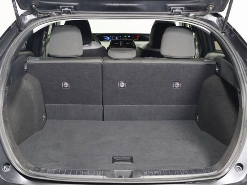 Used 2022 Toyota Prius LE image 14