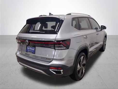 New 2025 Volkswagen Taos SE image 13