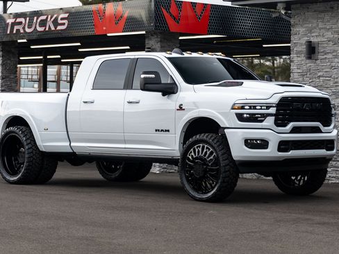 Used 2026 RAM 3500 Limited image 27