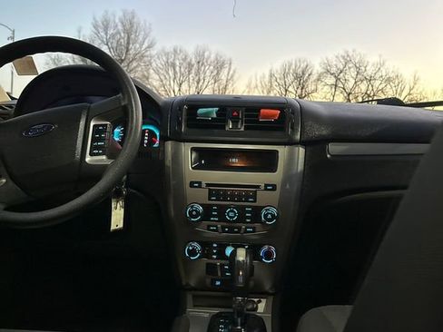 Used 2012 Ford Fusion SE image 9