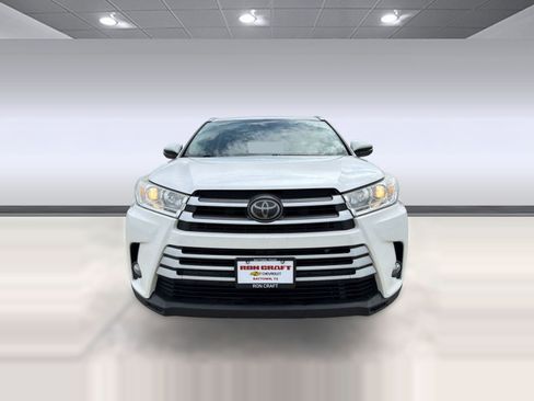 Used 2019 Toyota Highlander XLE image 5
