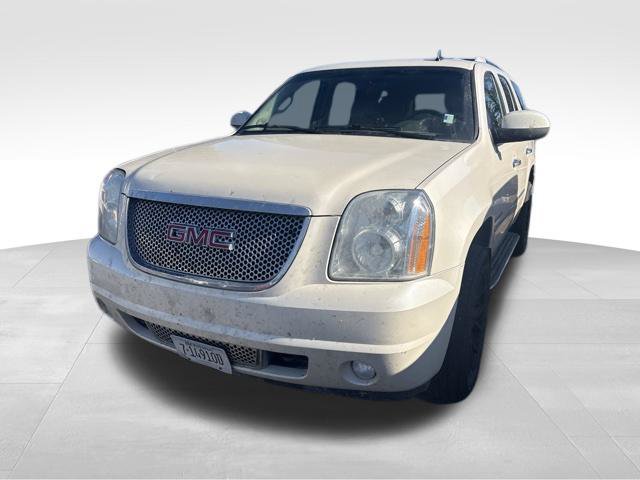 Used 2014 GMC Yukon Denali AWD/4WD image 3