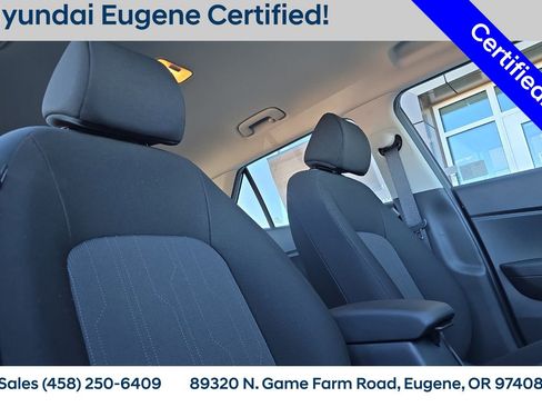 Used 2025 Hyundai Venue SE FWD image 21