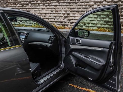 Used 2013 INFINITI G37 x w/ Premium Pkg image 14