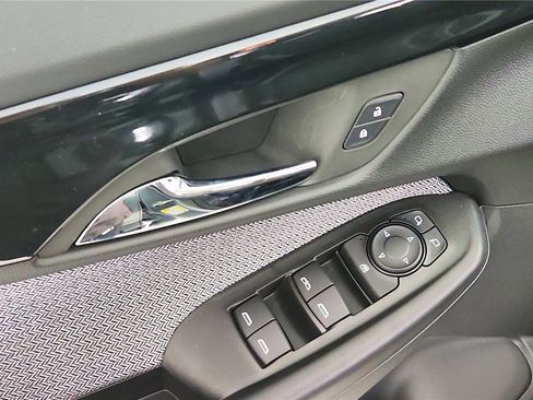 Used 2024 Chevrolet TrailBlazer LS image 30