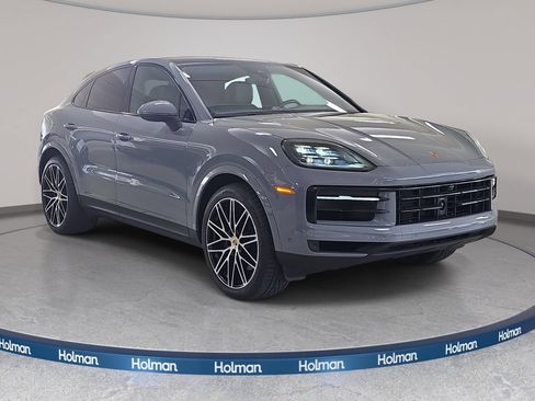 Used 2024 Porsche Cayenne Coupe AWD/4WD image 4