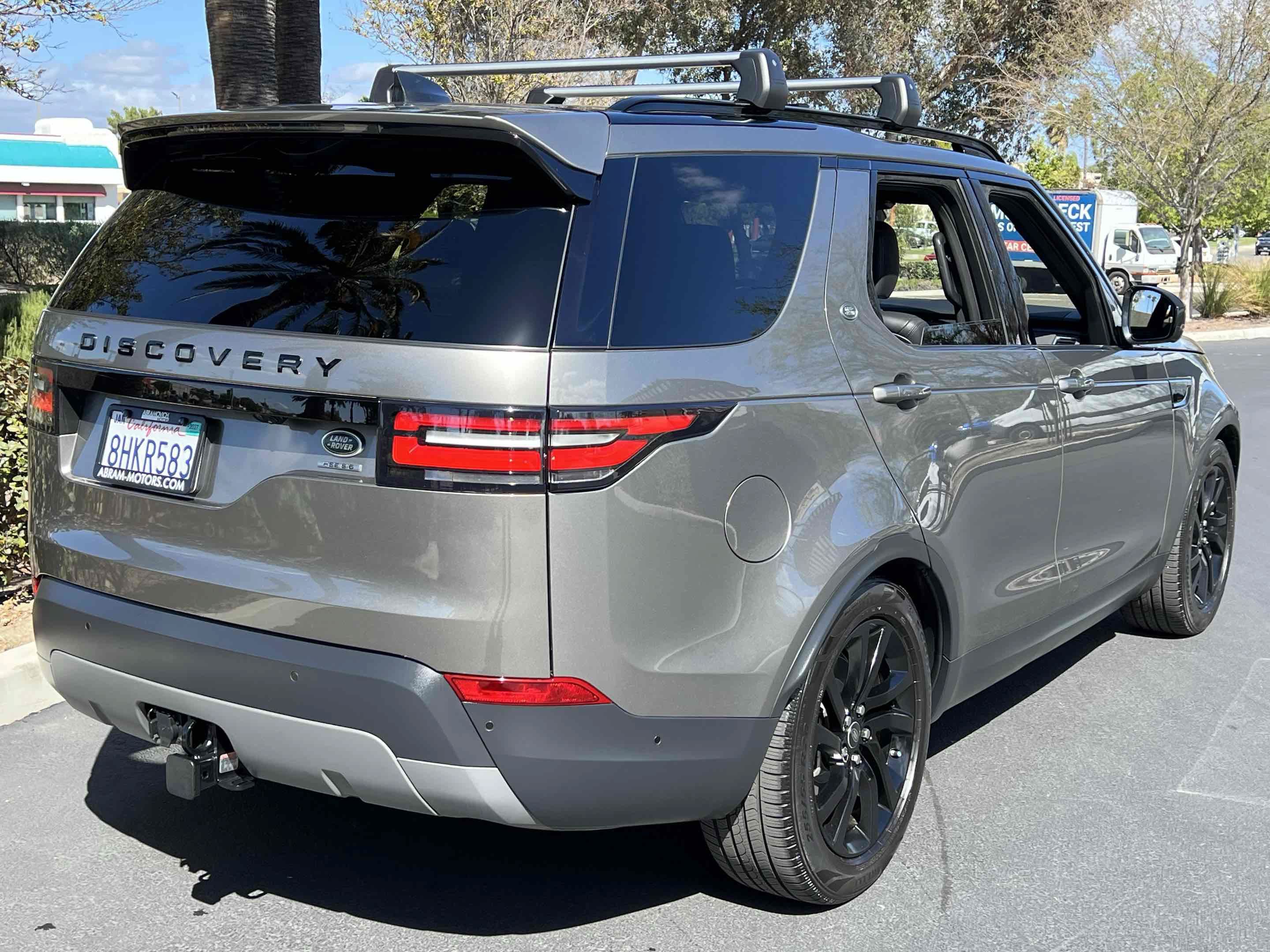 Used 2018 Land Rover Discovery HSE AWD/4WD image 15