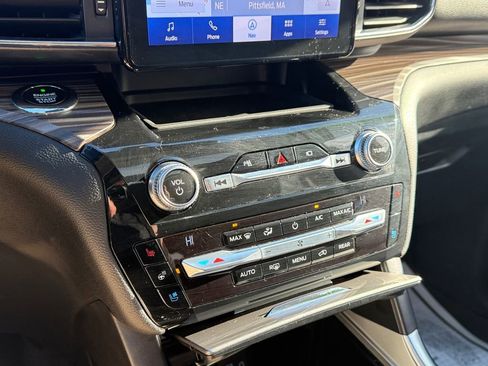 Used 2021 Ford Explorer Limited w/ Hybrid Equipment Group 310A image 28