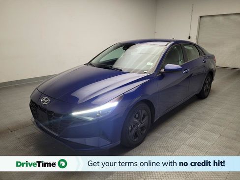 Used 2022 Hyundai Elantra SEL w/ Preferred Accessory Package FWD image 1