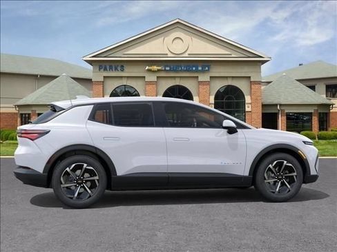 New 2026 Chevrolet Equinox EV LT FWD image 6