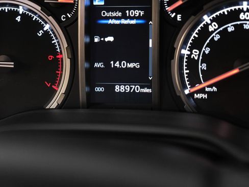 Used 2022 Toyota 4Runner TRD Off-Road Premium w/ Moonroof Package AWD/4WD image 18