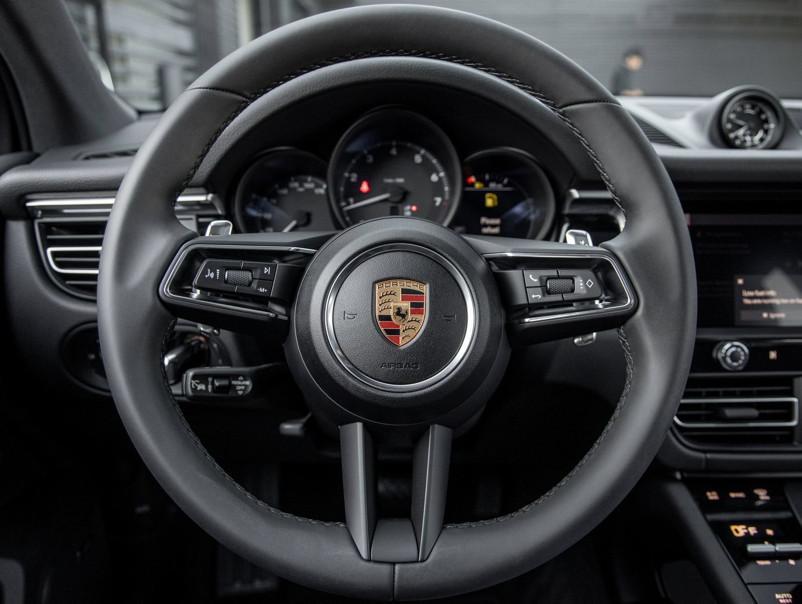 Certified 2026 Porsche Macan AWD/4WD image 29