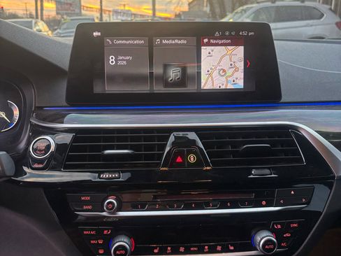 Used 2018 BMW 530i xDrive 530i xDrive image 13