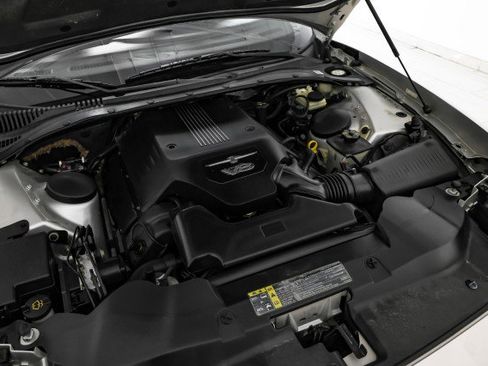 Used 2004 Ford Thunderbird image 41