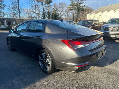 Used 2023 Hyundai Elantra SEL w/ Convenience Package image 5