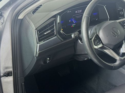 Used 2024 Volkswagen Jetta SE image 17