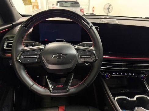 Used 2024 Chevrolet Traverse RS image 18