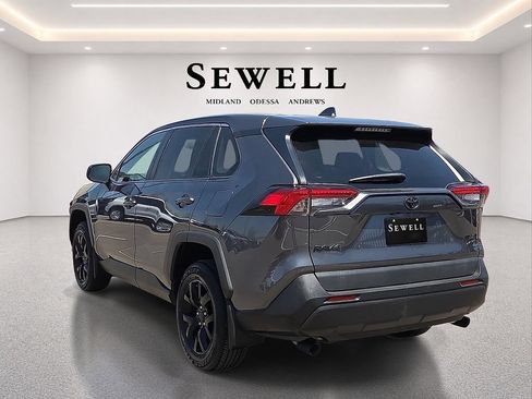 Used 2022 Toyota RAV4 LE AWD/4WD image 3