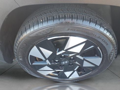 Used 2024 Hyundai Kona SEL image 9