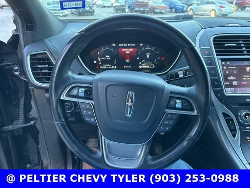 Used 2020 Lincoln Nautilus Reserve w/ Equipment Group 202A image 13