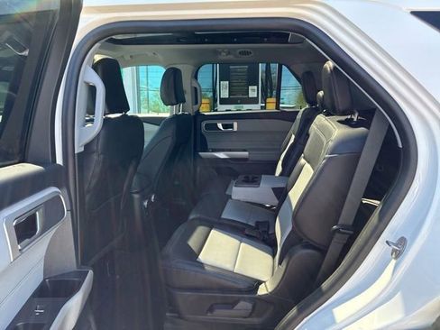 Certified 2023 Ford Explorer XLT w/ Equipment Group 202A AWD/4WD image 14