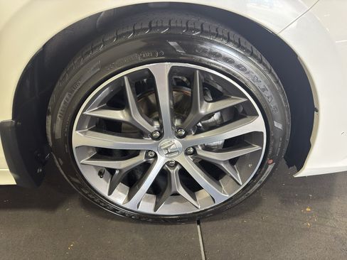 Used 2023 Honda Civic Touring image 9